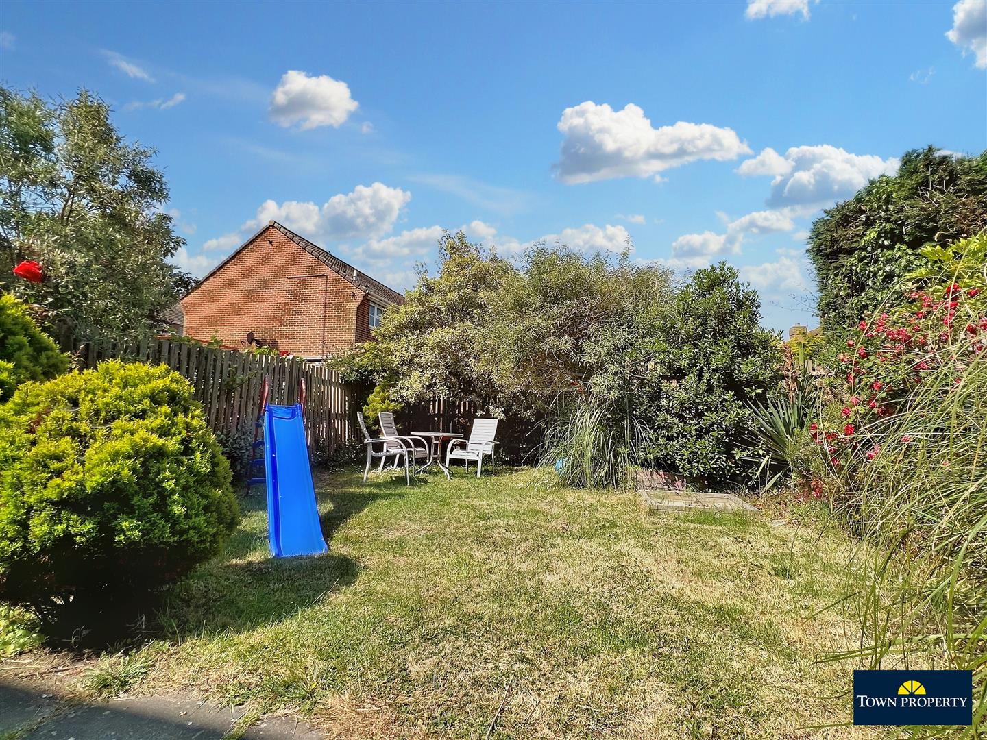 Property Details for Blakes Way Eastbourne BN23 6EN Town Property